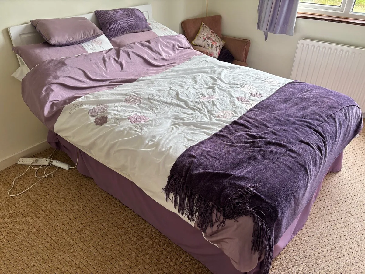 Double Bed - Image 3
