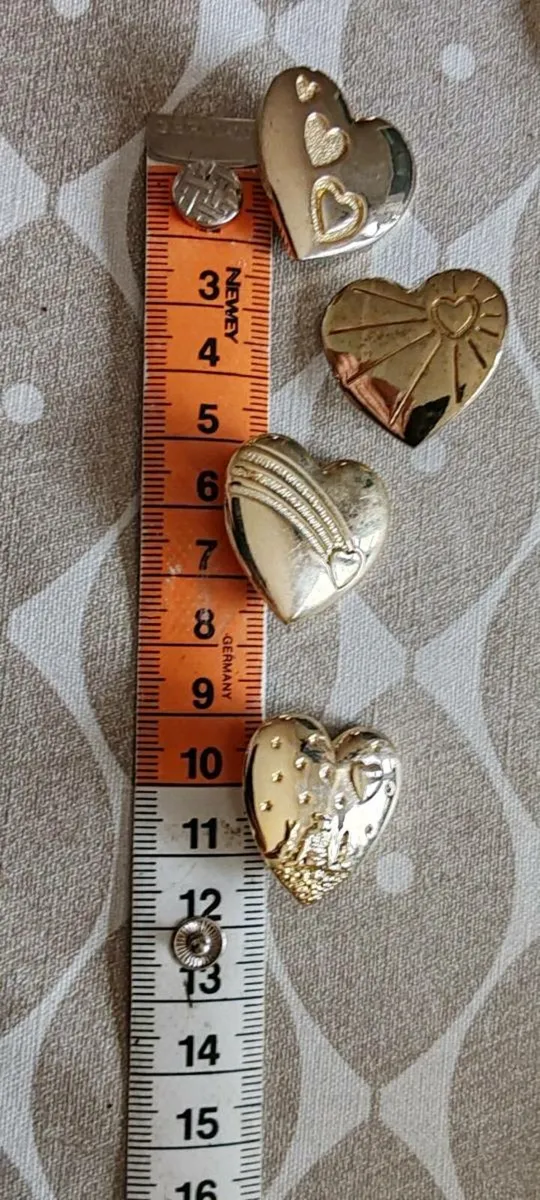 4 goldtone Variety Club brooches - Image 3
