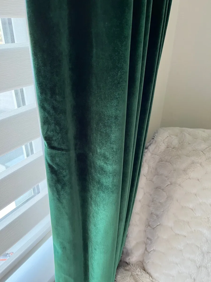 Curtains - Image 1