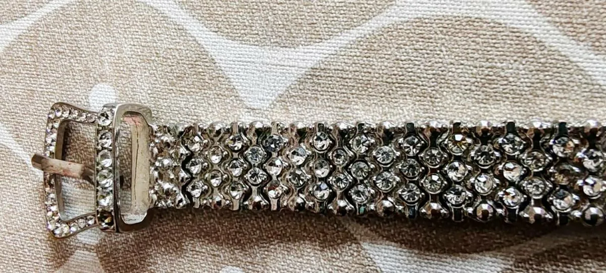 Retro bracelet with sparkling rhinestones - Image 2