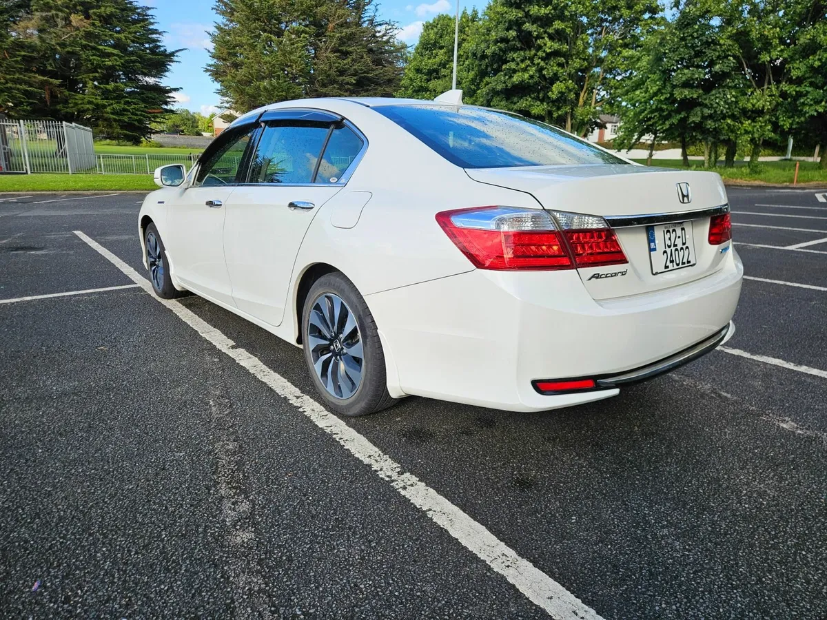 Honda Accord 2013 - Image 2