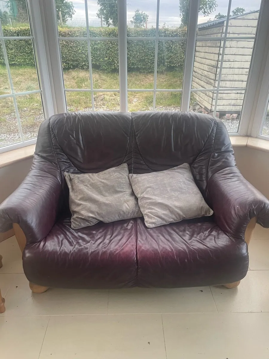 Double and single couch need gone - Image 1