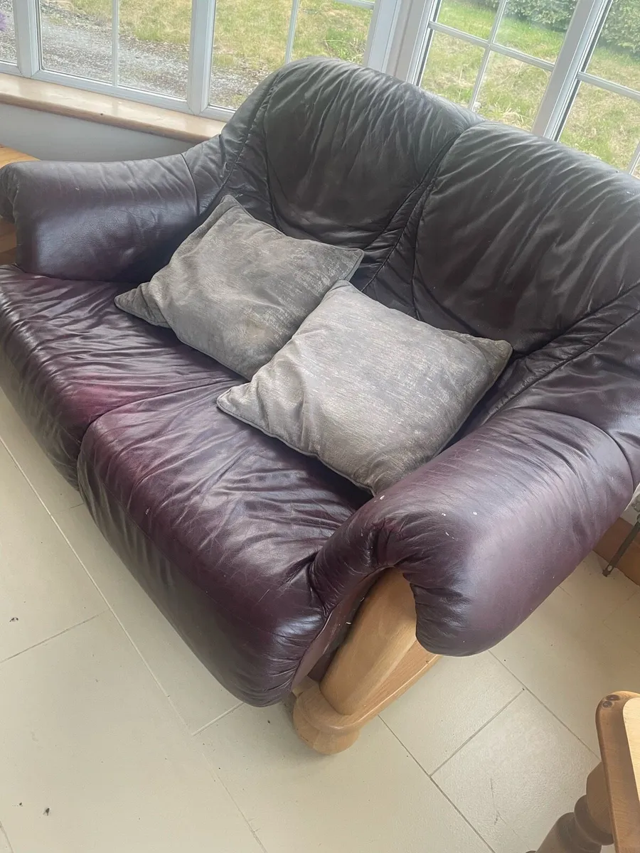 Double and single couch need gone - Image 2