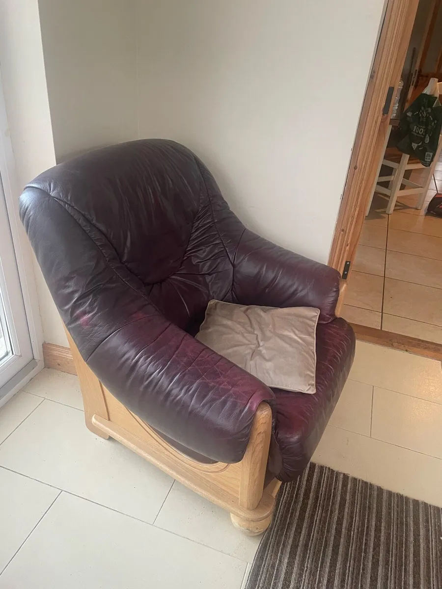 Double and single couch need gone - Image 3
