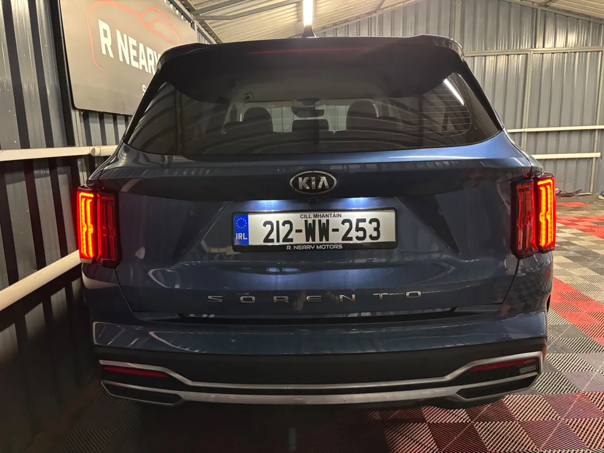 212 Kia Sorento 2.2 Diesel K3 7 Seat Automatic - Image 2