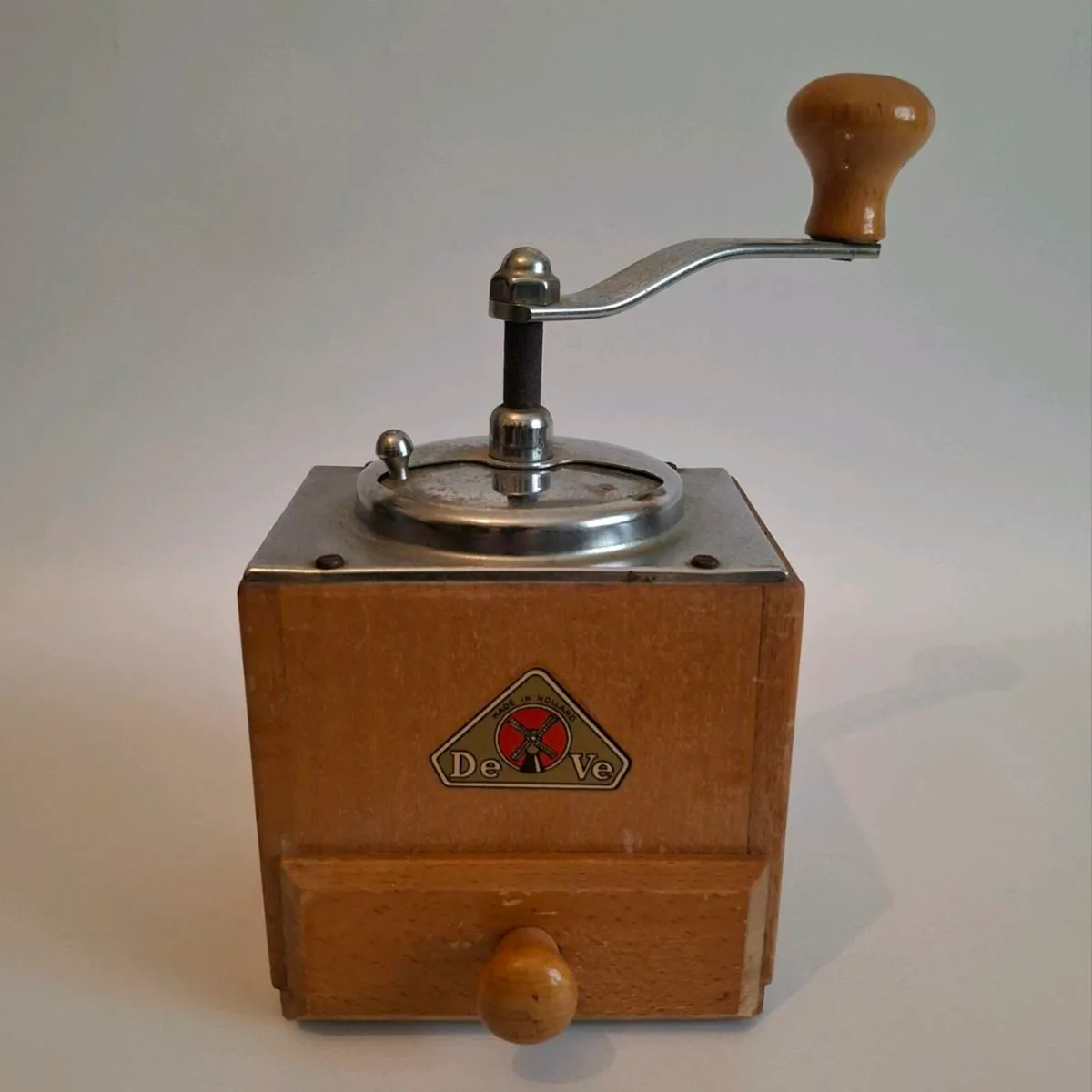 1950's De Ve Dutch Coffee Grinder - Image 1