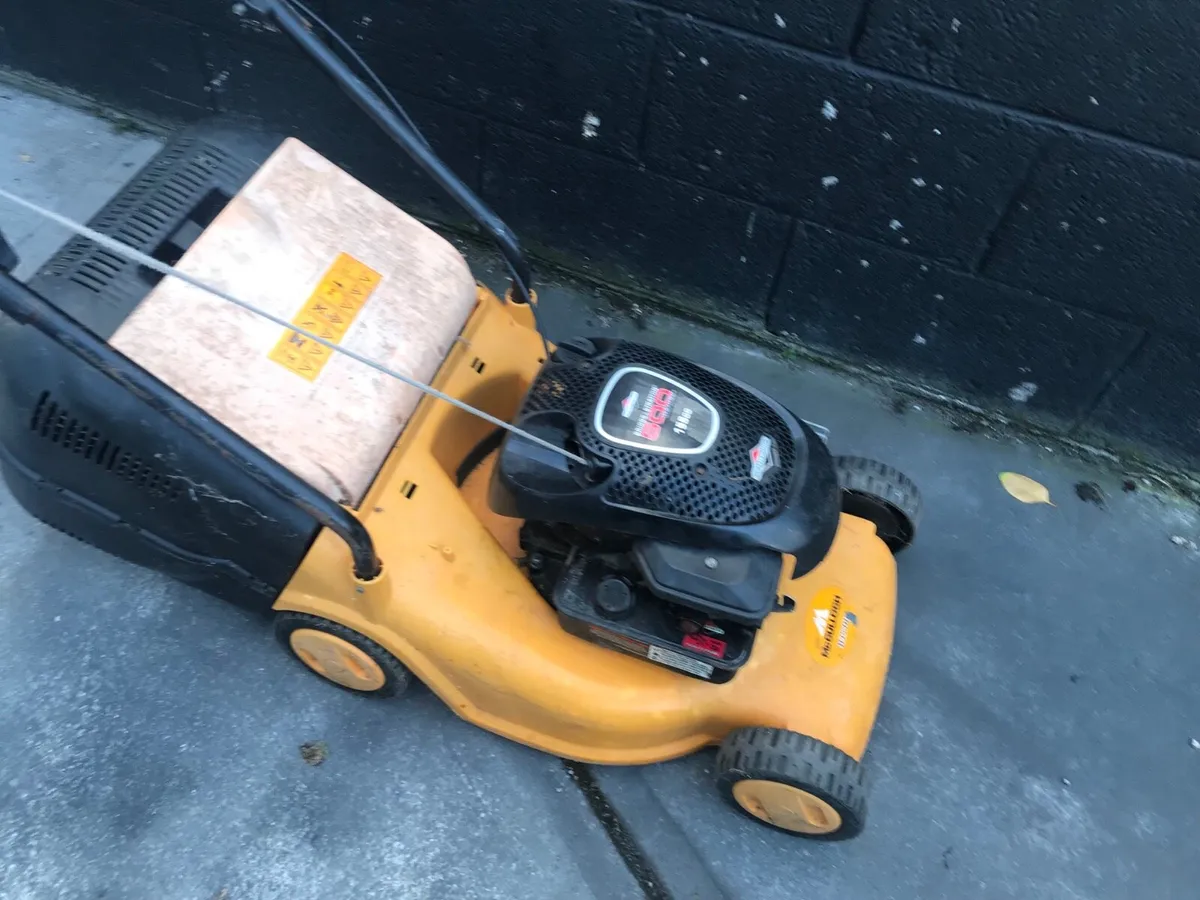 Briggs and stration Lawnmower - Image 3