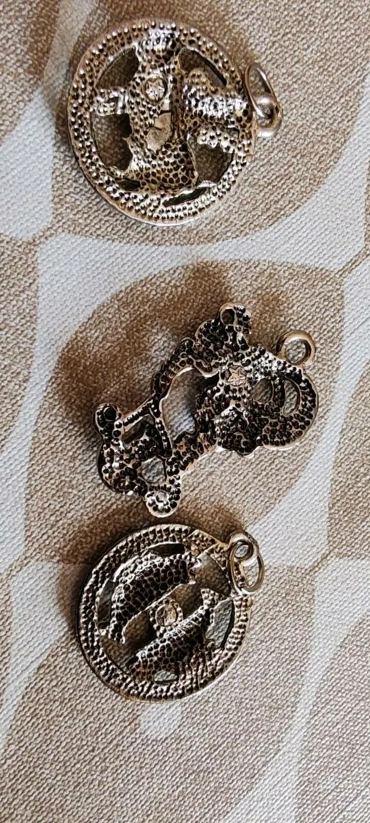 Pisces, Taurus and Aries pendants - Image 4