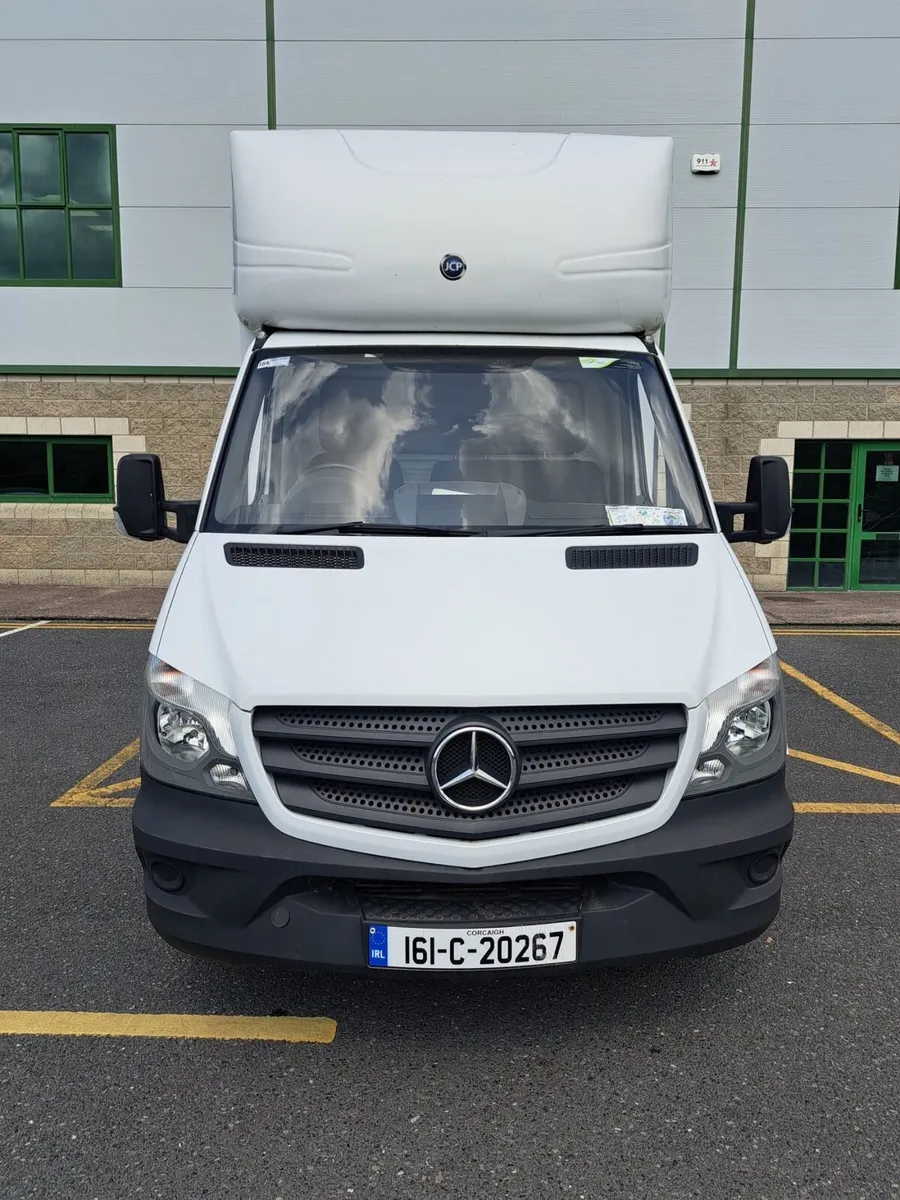 Mercedes Van - Image 1