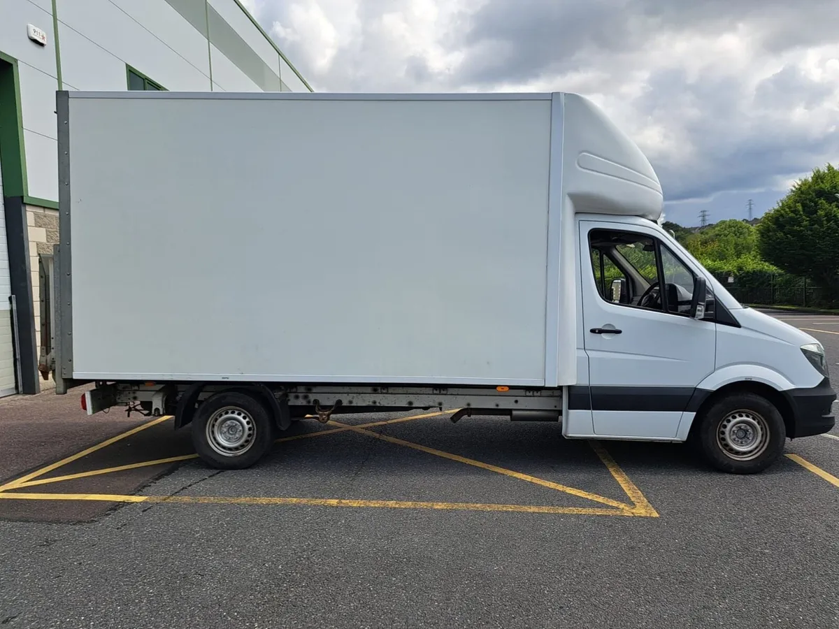 Mercedes Van - Image 2
