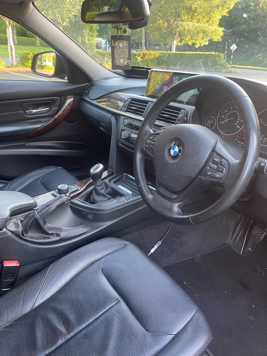 BMW 320d - Image 2