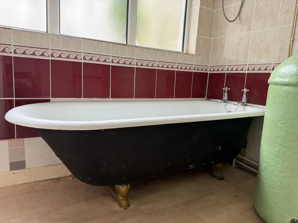 Cast Iron Freestanding Bath