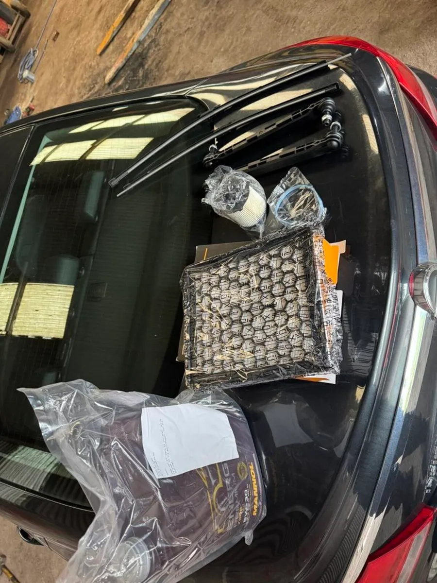 Car - Image 2