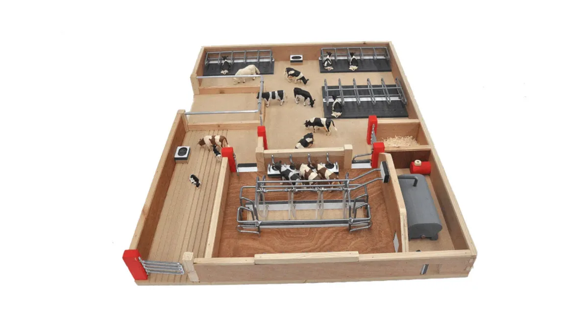 Milwood milking parlour & magnetic field with fenc - Image 1