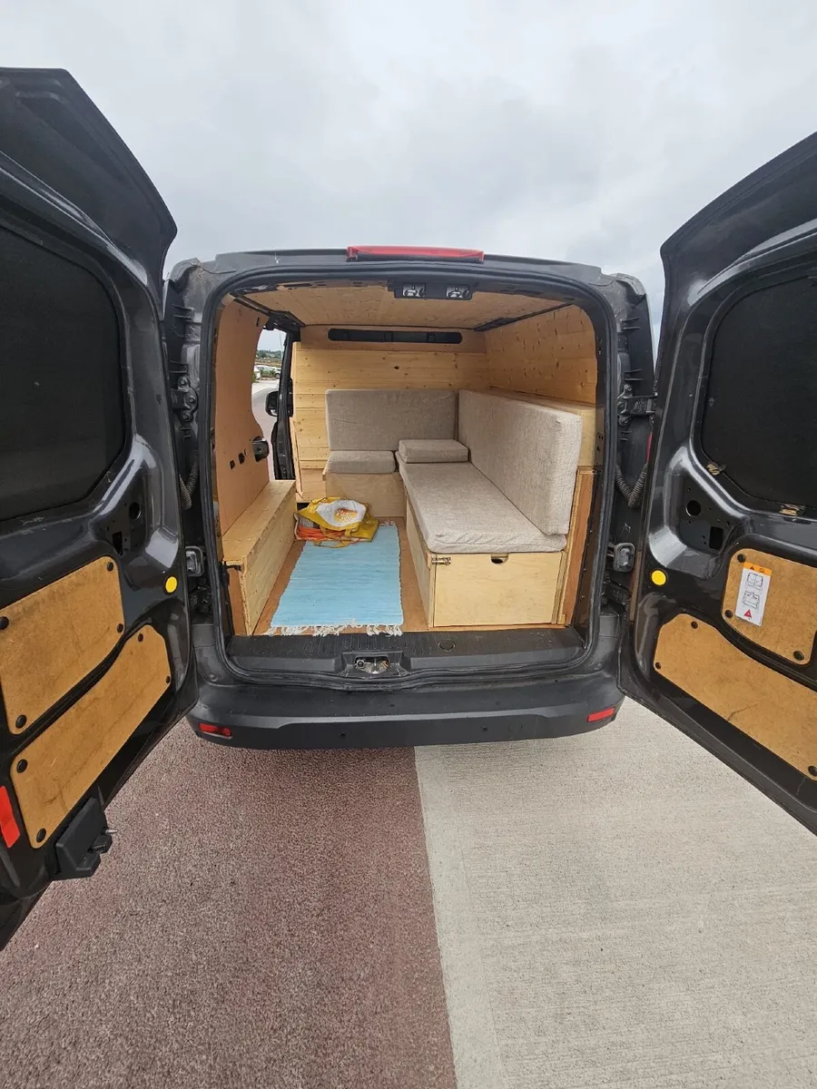 Mini Camper Van - Image 4