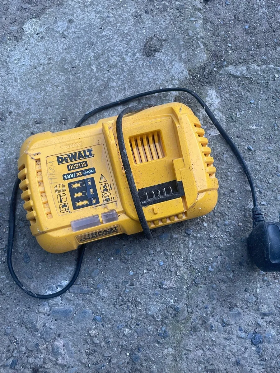 Dewalt fast charger