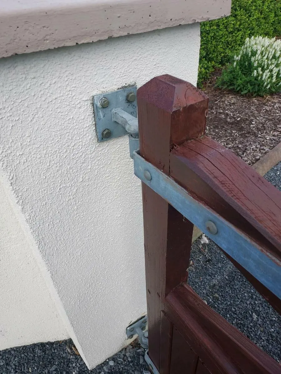 Gates - Image 2