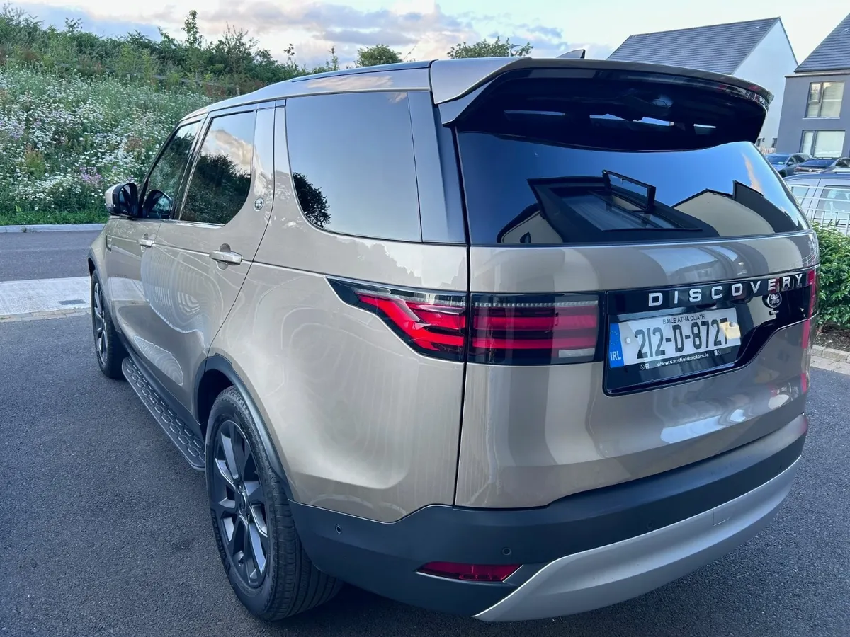 Land Rover Discovery HSE LUX Crew Cab - Image 4