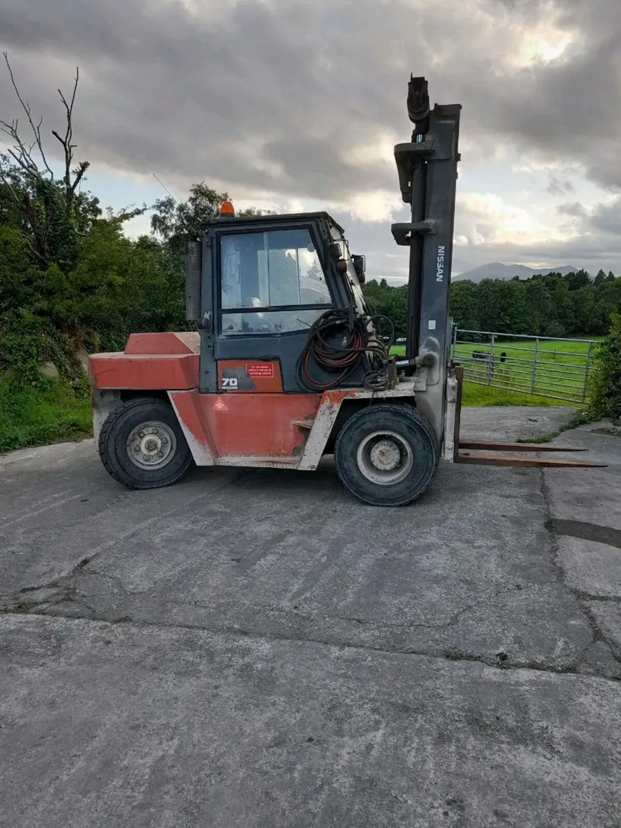 Nissan 70 Fork Lift - Image 1