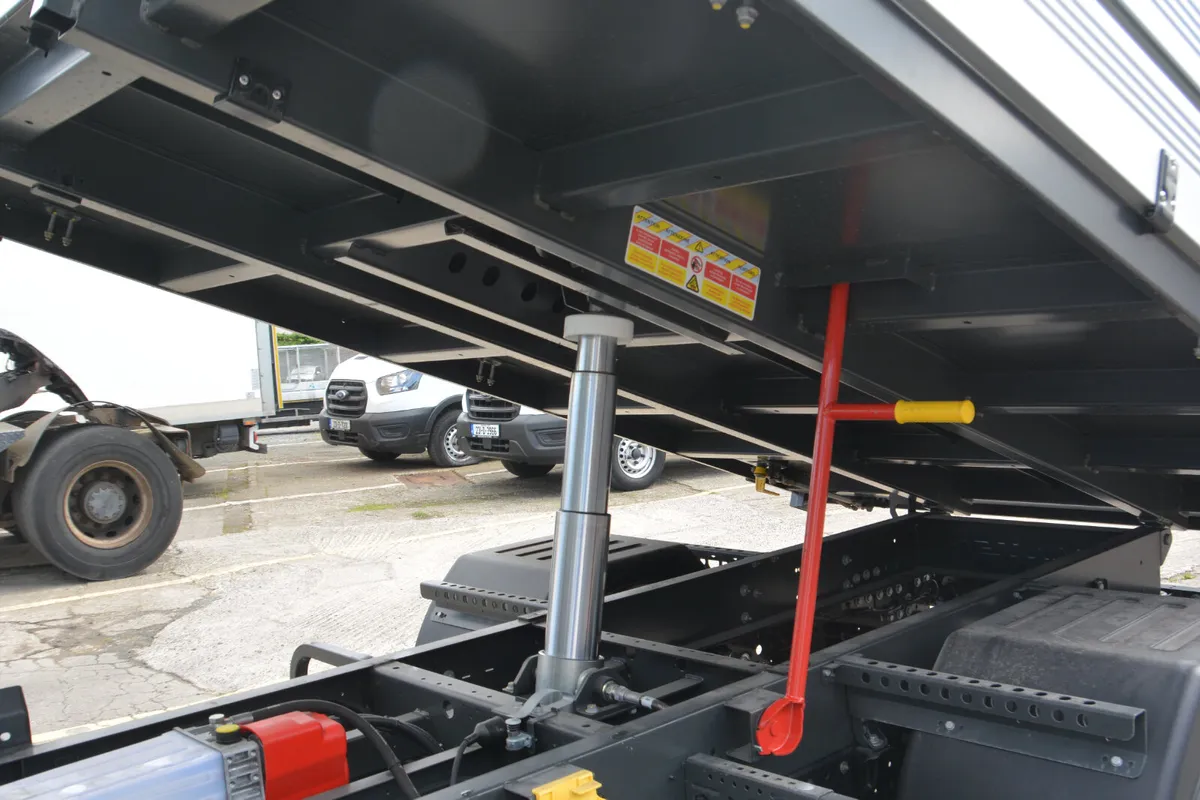 Fuso Canter Tipper - Twin Rear Wheels - Image 4