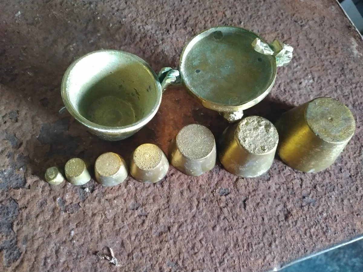 Solid brass graduated weights - Image 3