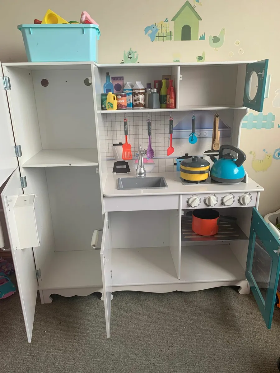 Kids Toy kitchen, perfect condition - Image 2