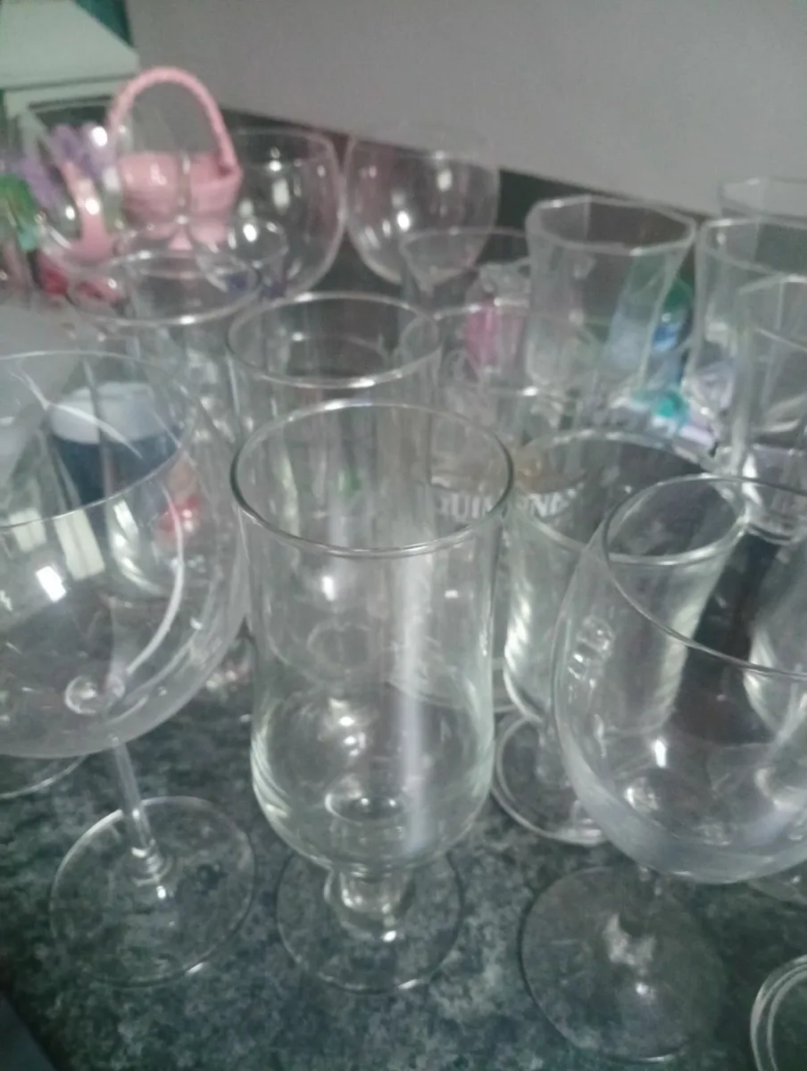 Assortment of glasses - Image 1