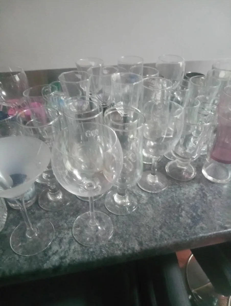 Assortment of glasses - Image 2