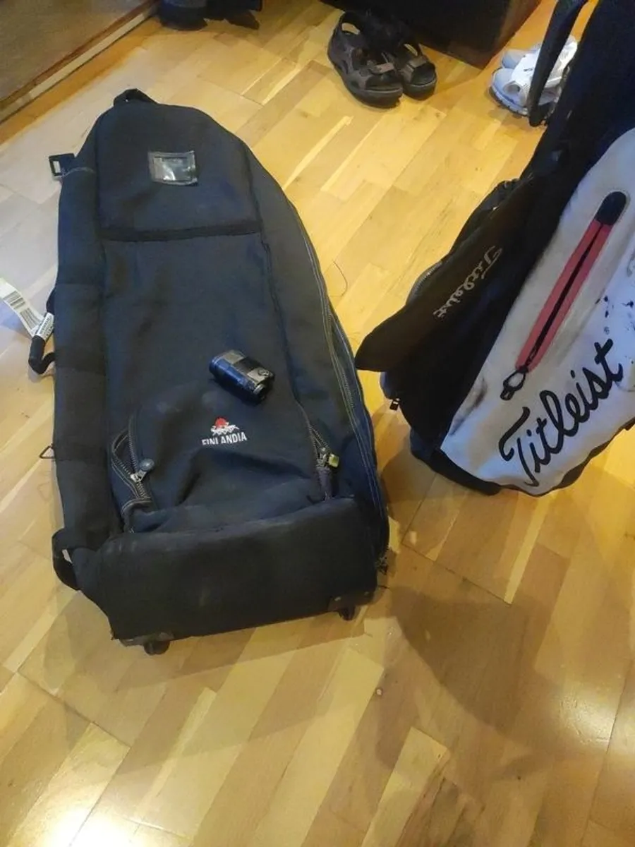 Titleists carry and travel bags - Image 2