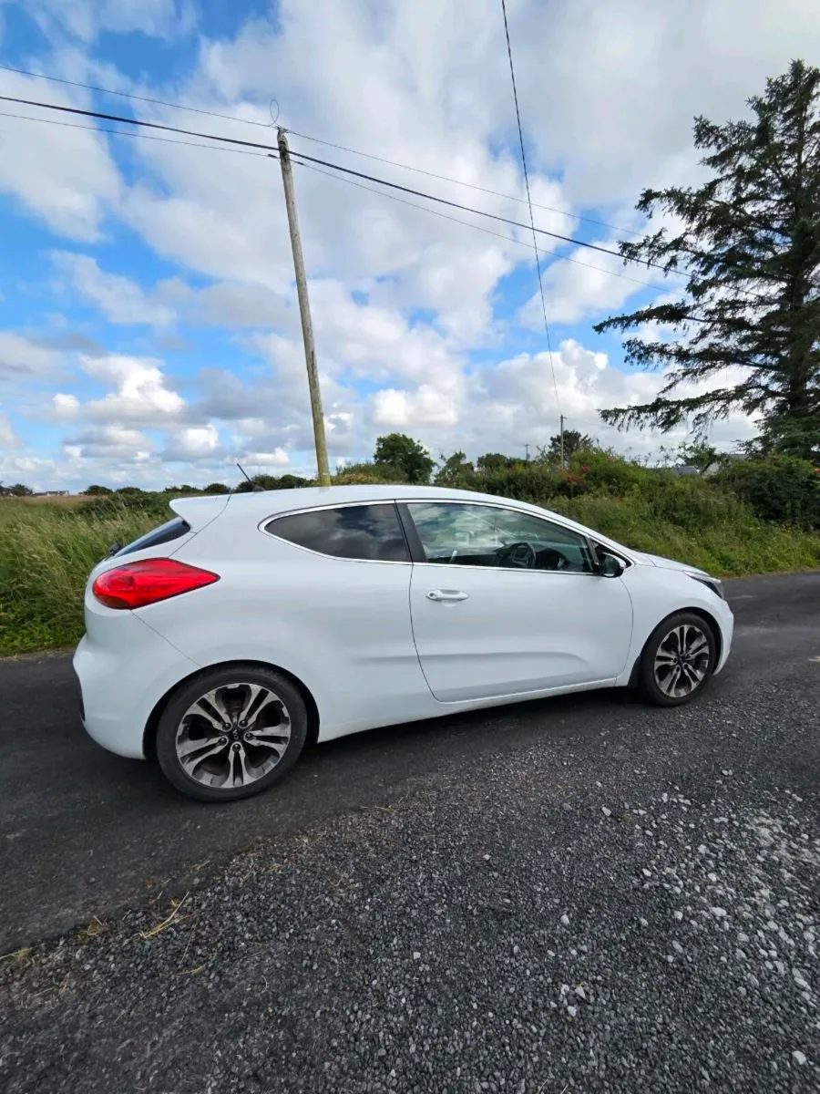 Kia ProCeed 2014 - Image 4