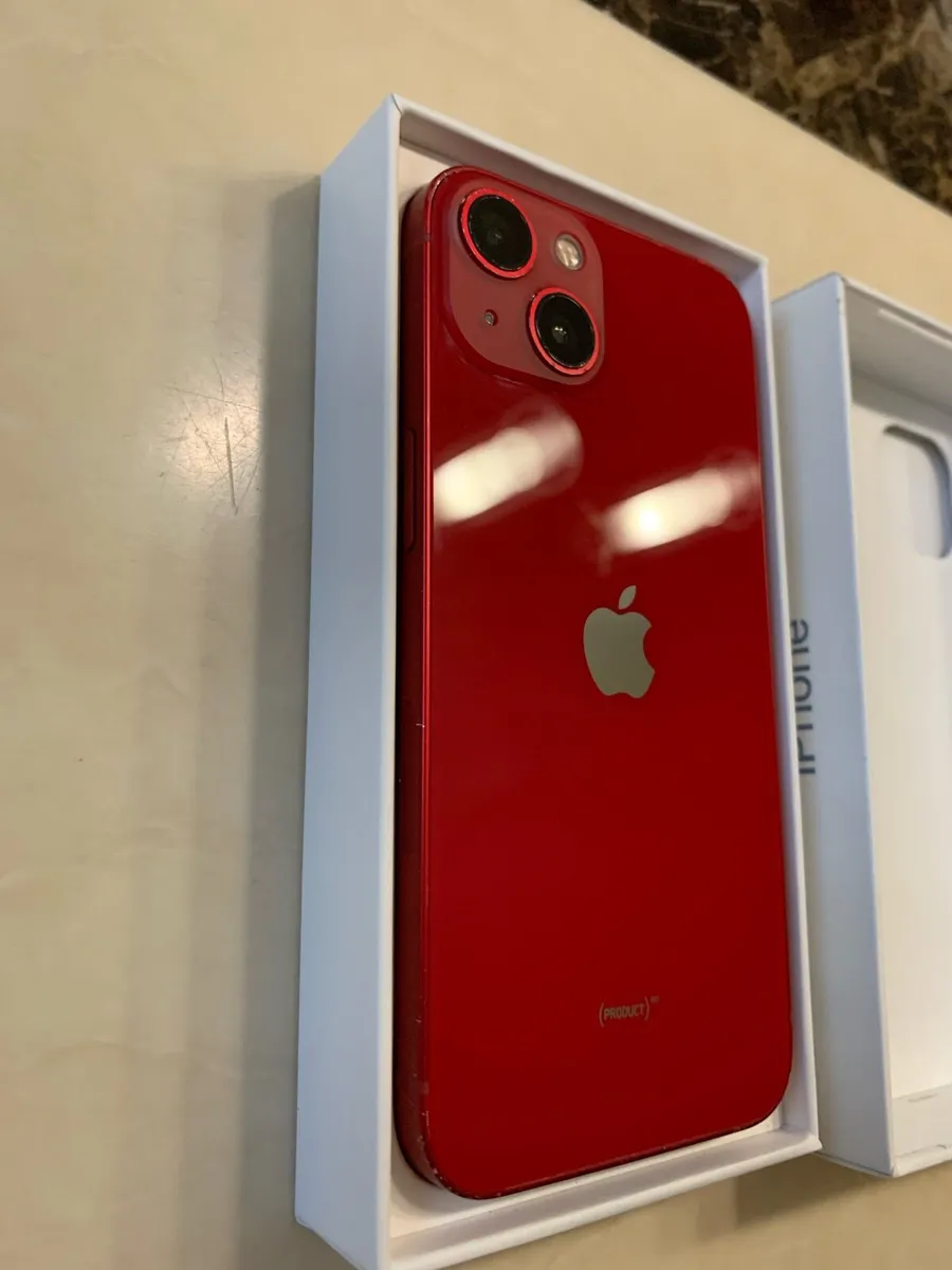 iPhone 13 128GB Red - Image 3