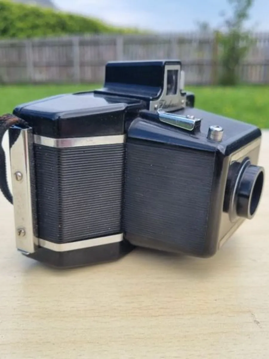 Vintage Kodak Coronet Camera - Image 3