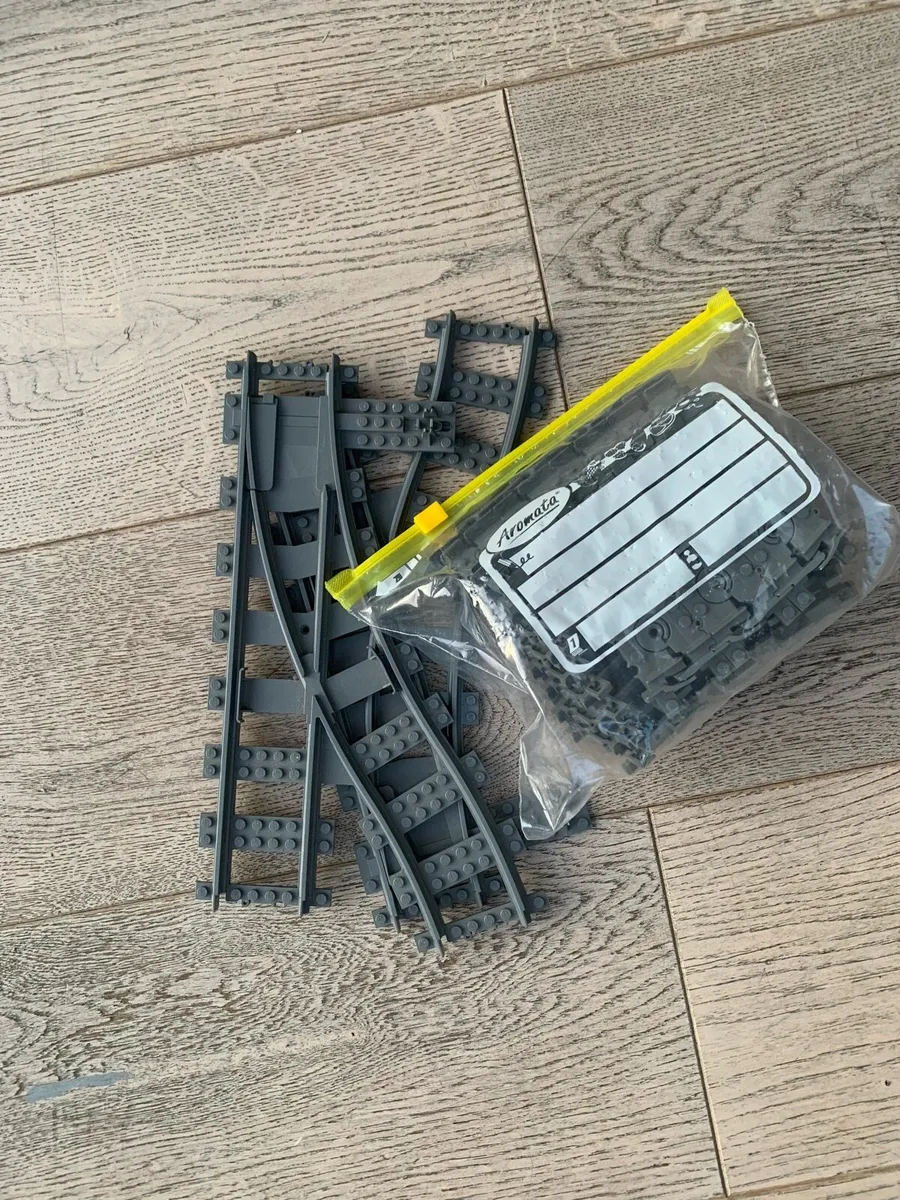 LEGO High-Speed Passenger Train 60051 - Image 4