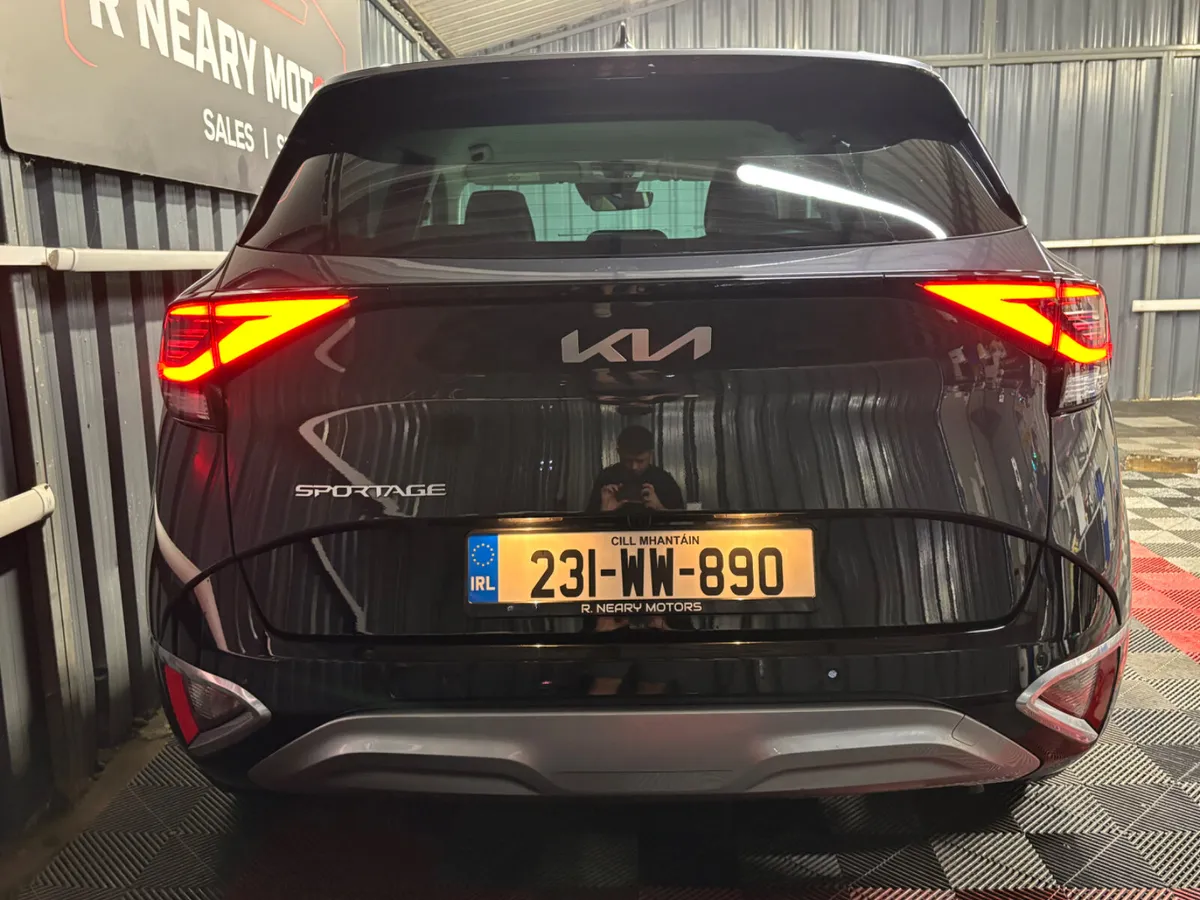 2023 Kia Sportage Manual K4 Diesel Low KMS - Image 2