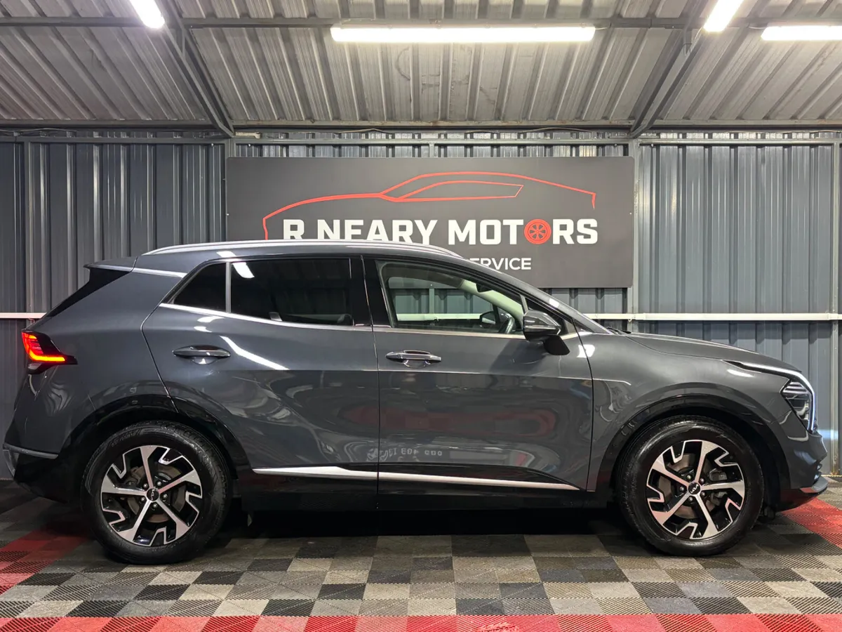 2023 Kia Sportage Manual K4 Diesel Low KMS - Image 4