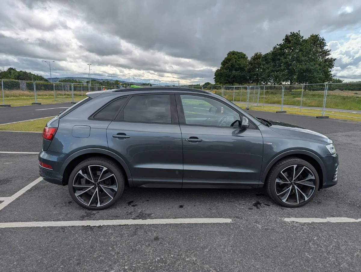 Audi Q3 2015, S-Line, Black Edition - Image 3