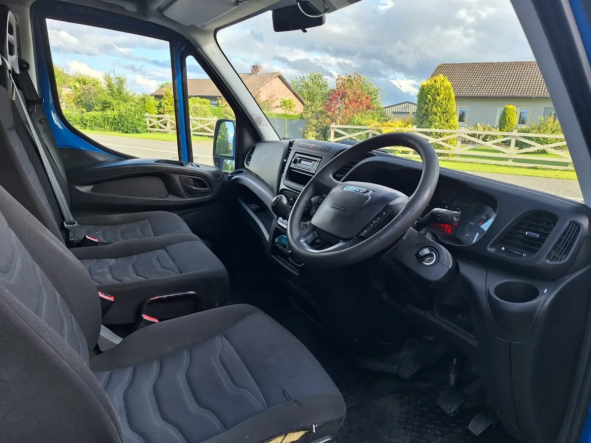 Iveco Daily '16  - 7seater - Image 4