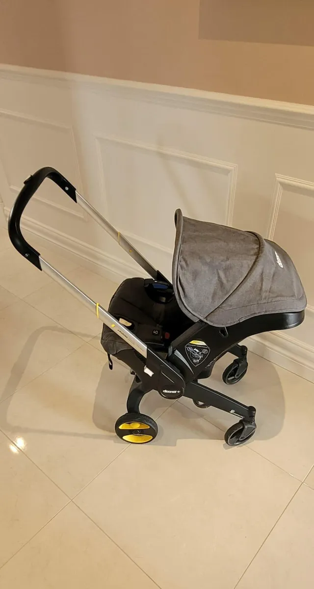 Doona Car Seat plus Isofix base - Image 3