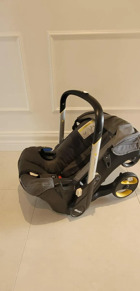 Doona Car Seat plus Isofix base - Image 2