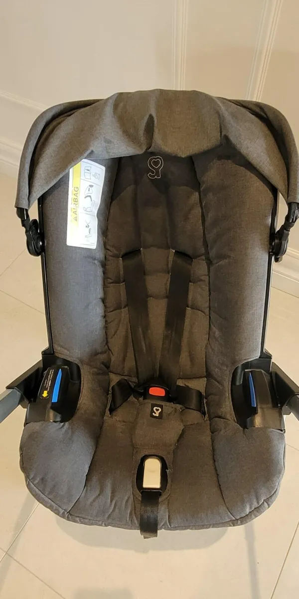 Doona Car Seat plus Isofix base - Image 4