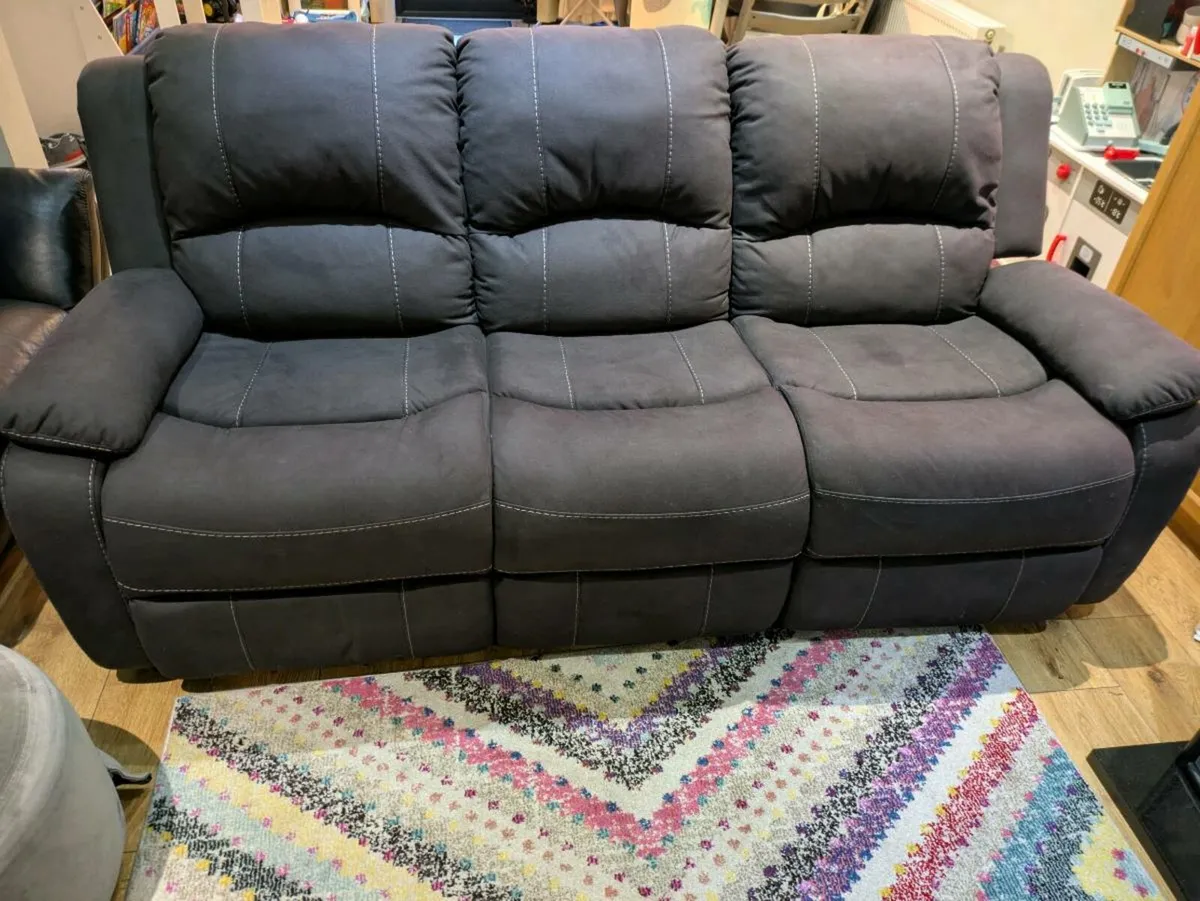 3 Seater Recliner Couch - Image 1