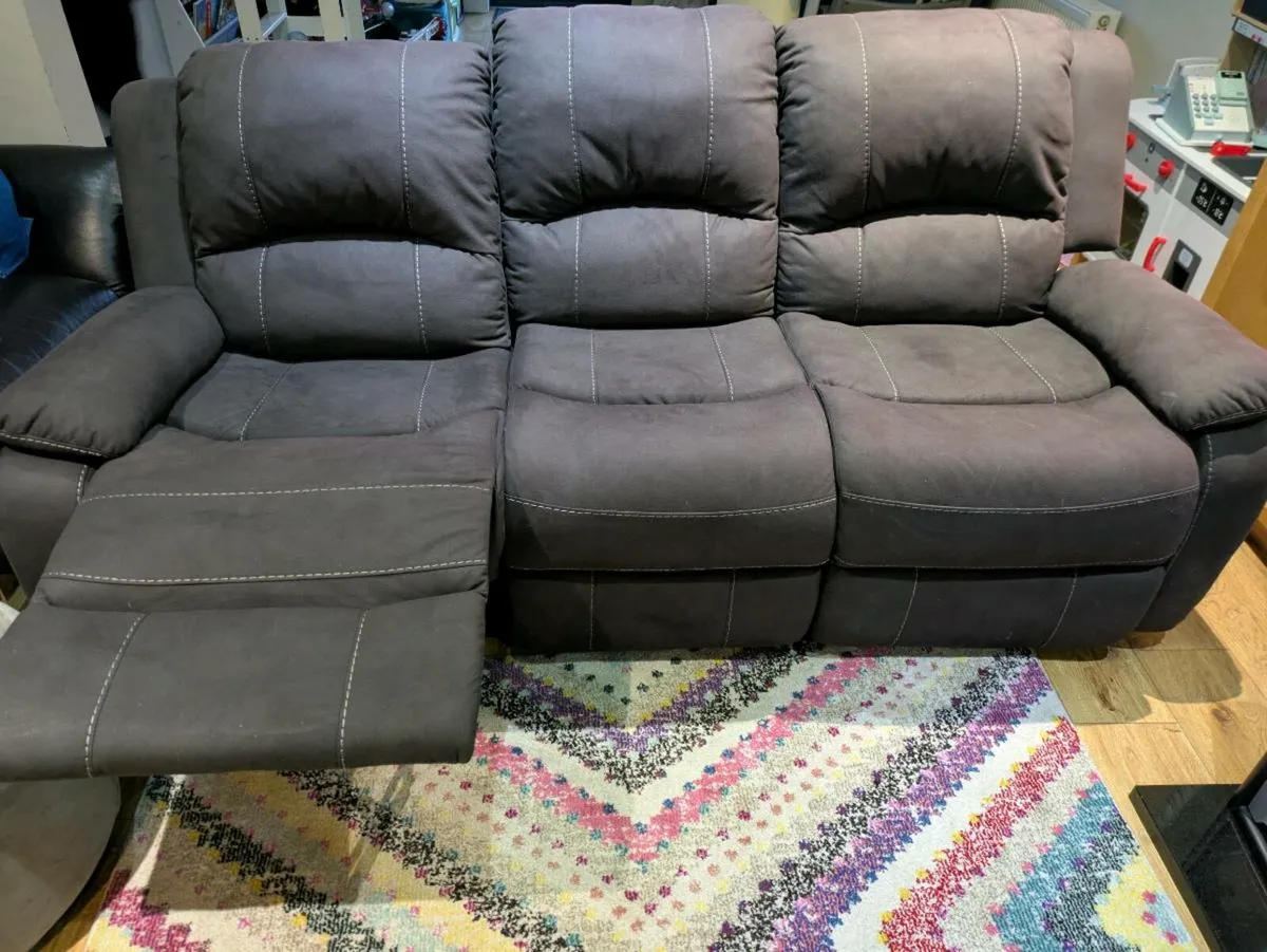 3 Seater Recliner Couch - Image 4