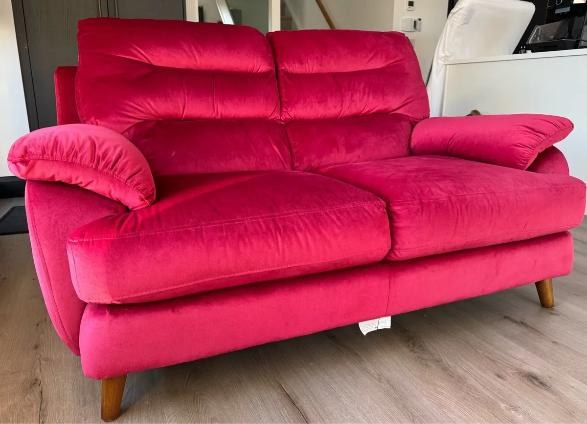 2 seater couch - Image 1