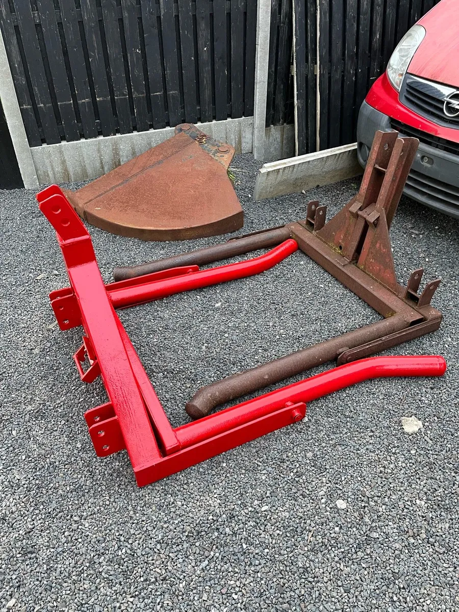 Single bale lifters - Image 1
