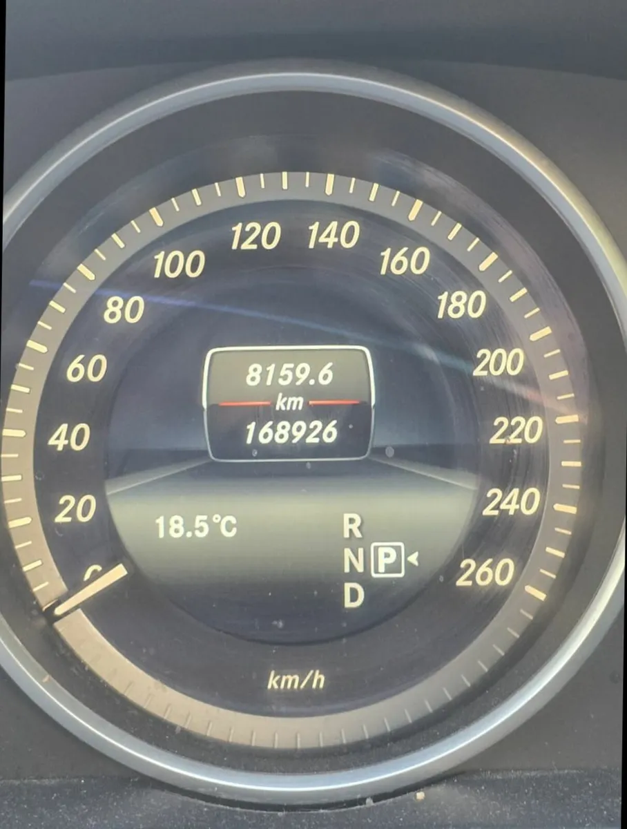 Mercedes-Benz E-Class 2015 - Image 2