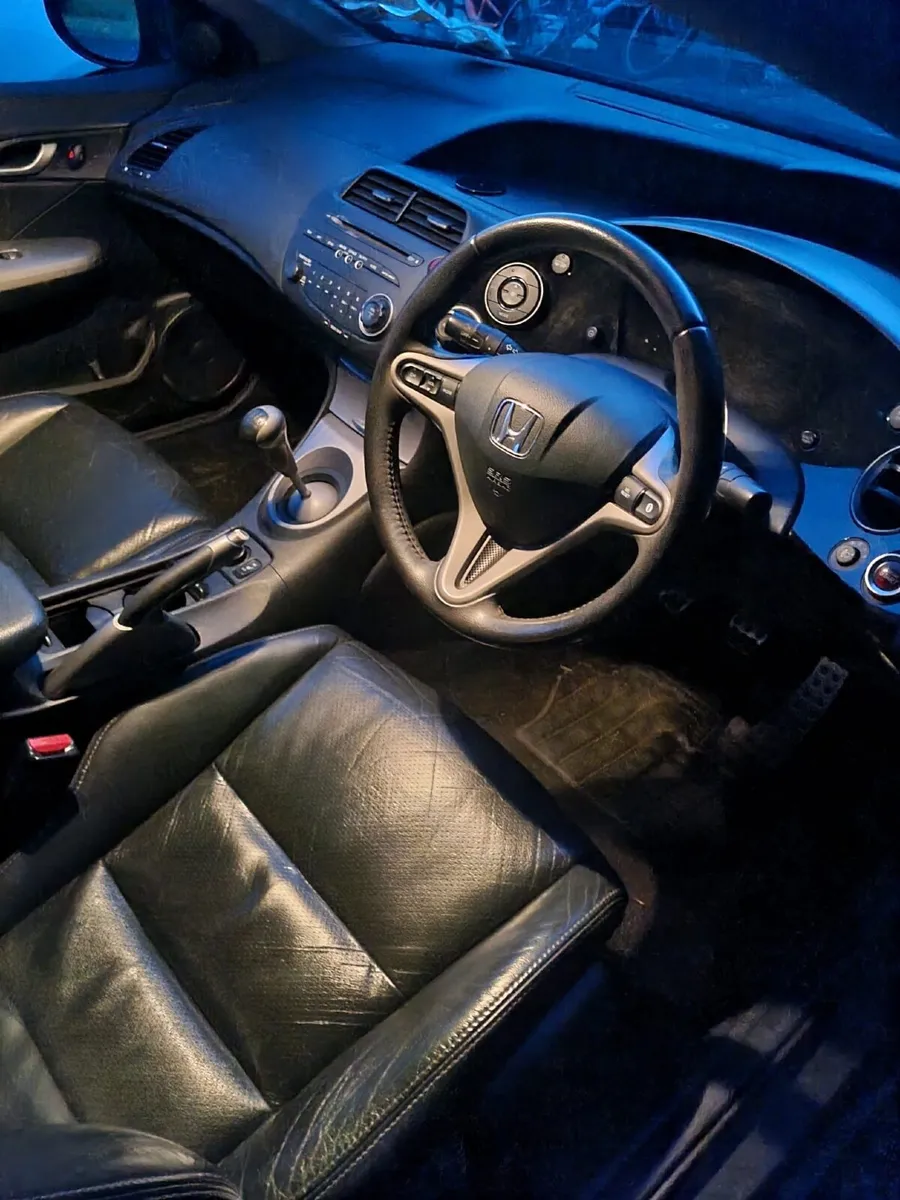 Honda Civic 2009 - Image 3