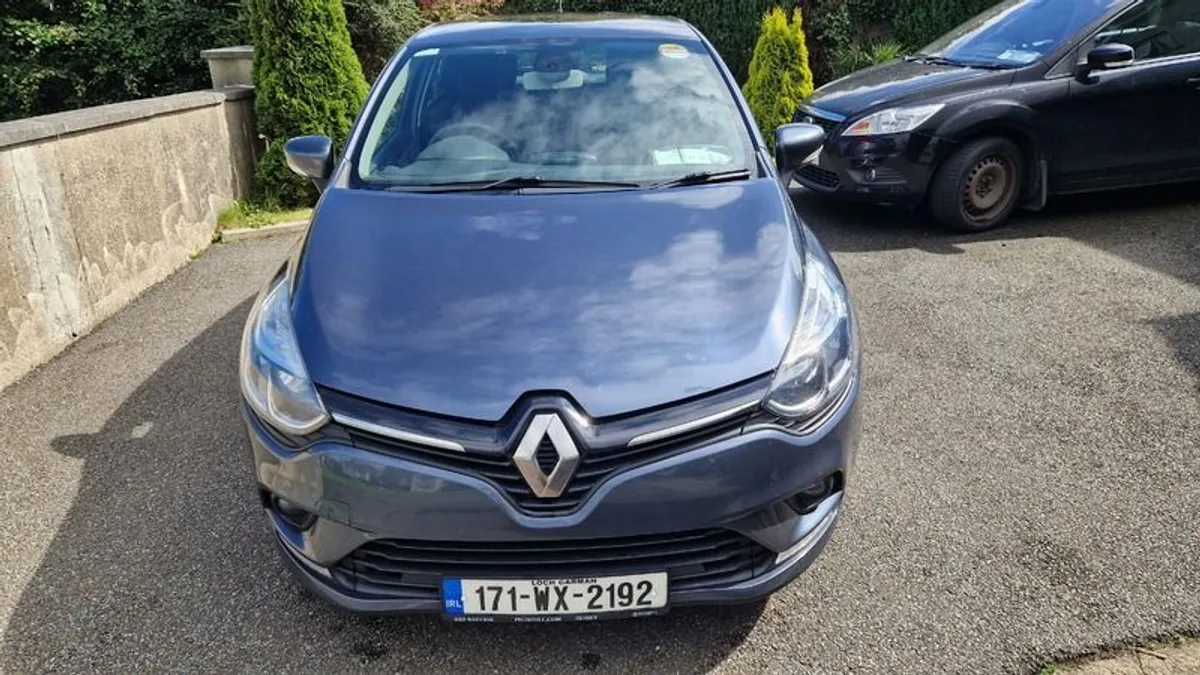 2017 Renault Clio - Image 1