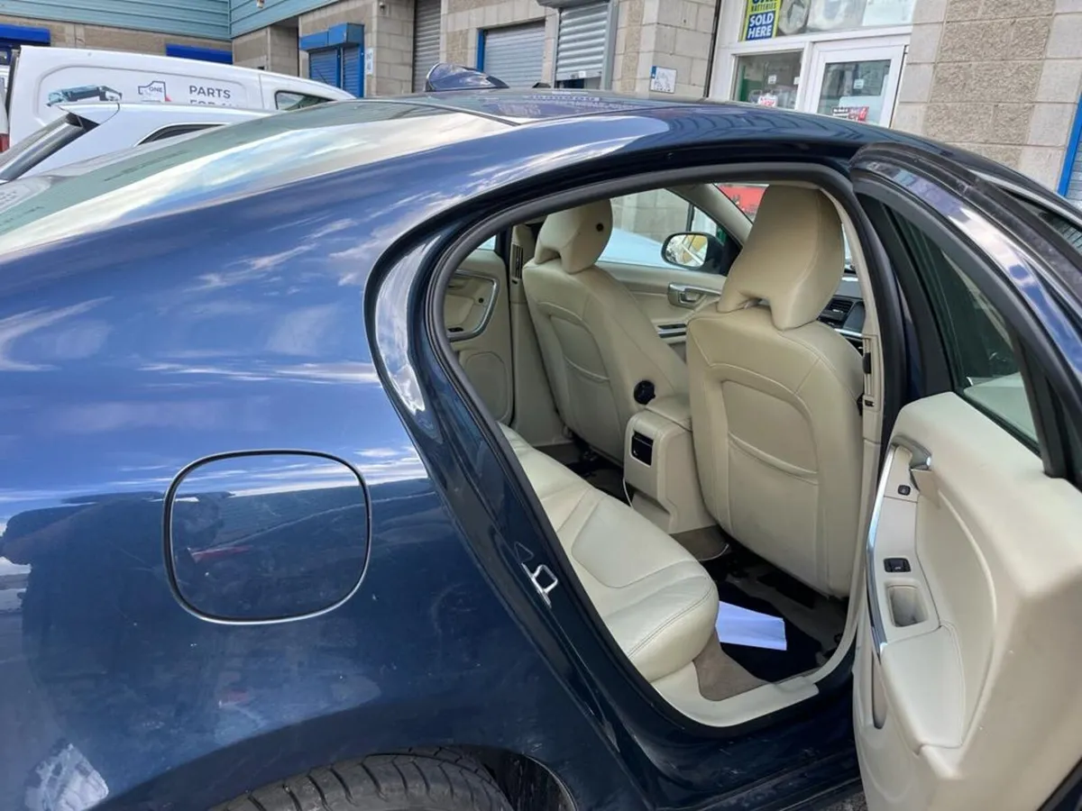 Car - Image 2
