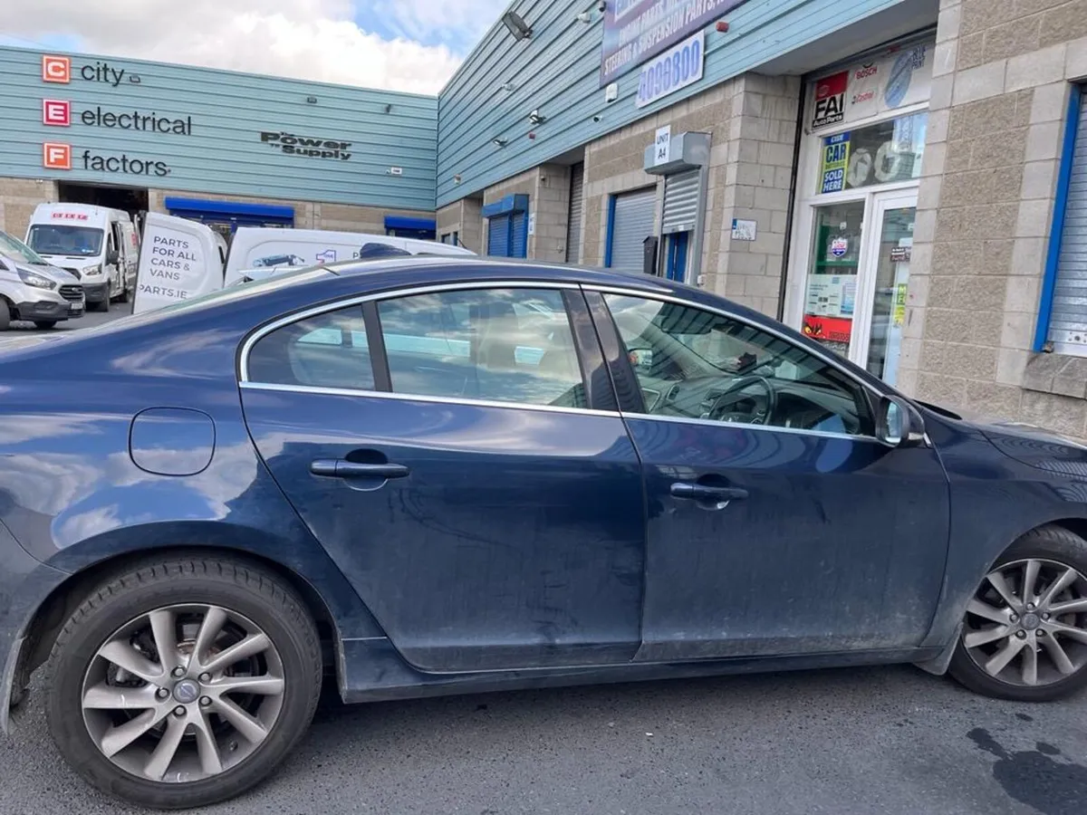 Car - Image 3