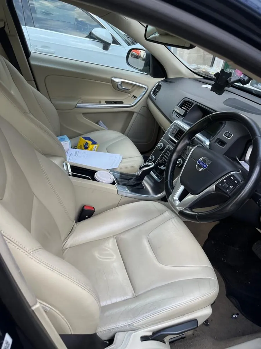 Car - Image 4